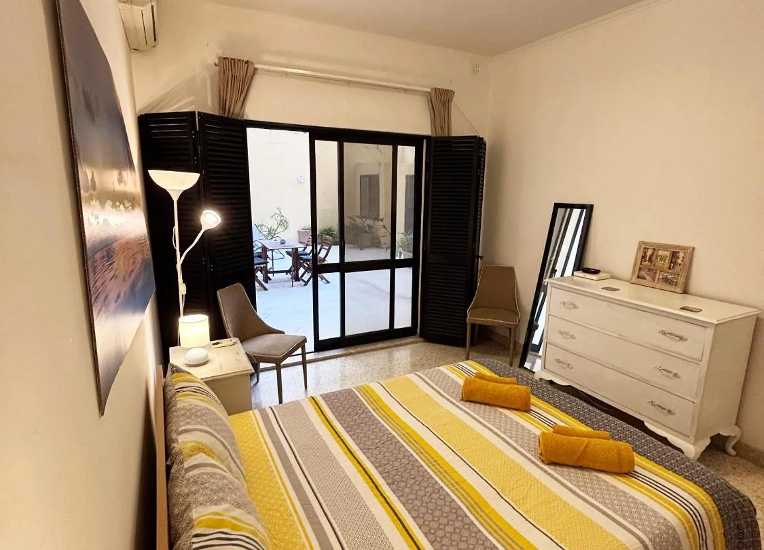 Sliema Sea Side Large Apartment