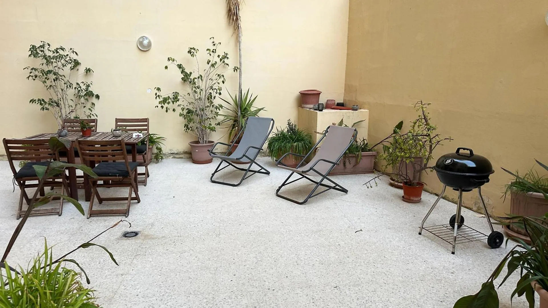 Sliema Sea Side Large Apartment