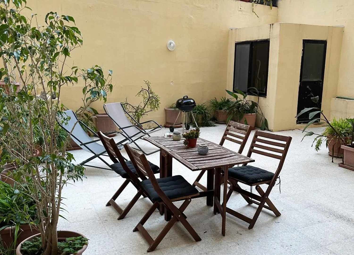 Sliema Sea Side Large Apartment